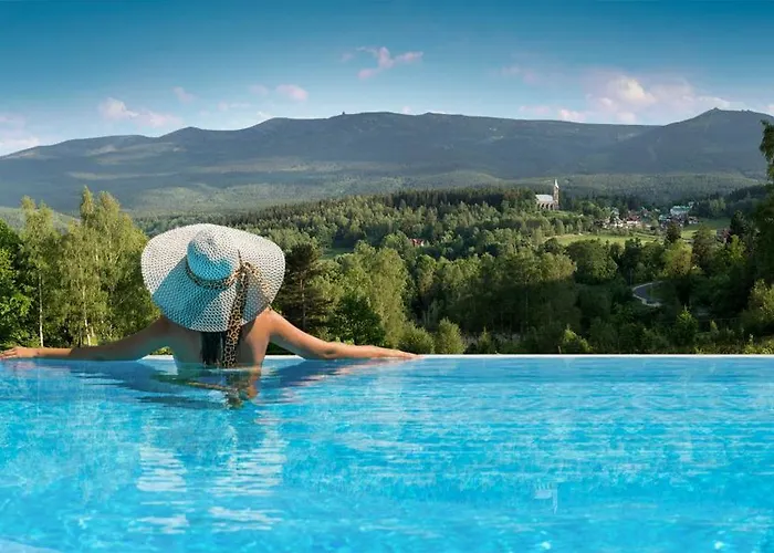 Happy Valley Aparthotel 4*