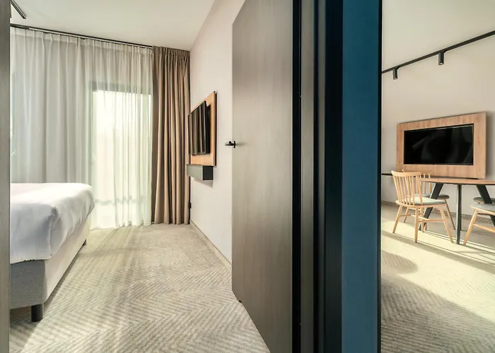 Happy Valley Aparthotel